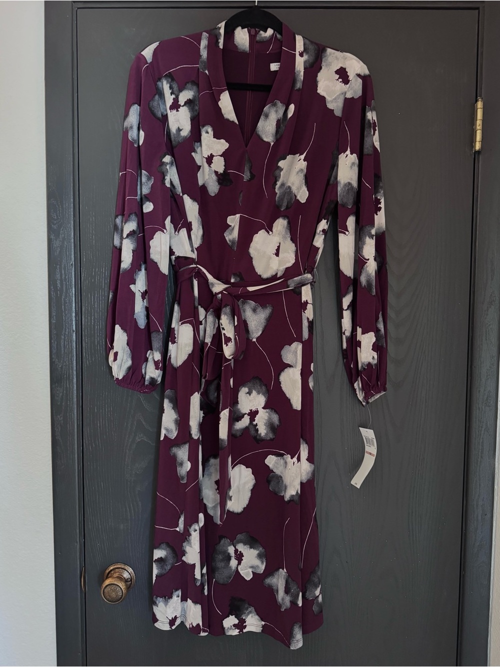 NWT London Style Plum Floral Dress with White & Gray Blooms, tie/belt 12